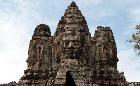 Puerta Sur de Angkor Thom (Camboya) – Agencia Viajes Próximo Oriente