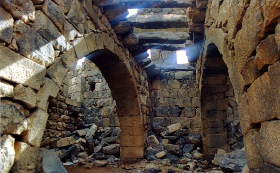 Interior de Umm al-Yimal en Jordania - Agencia Viajes Próximo Oriente