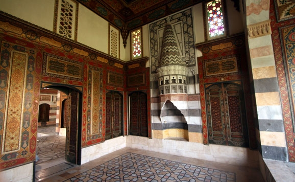 Interior de un palacio arabe en Damasco (Siria). – Agencia Viajes Próximo Oriente