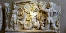 Detalle de un sarcófago helenístico en un museo de la costa del Egeo (Turquía) - Agencia Viajes Próximo Oriente